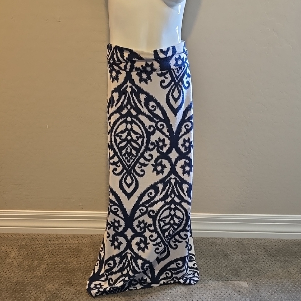 Elegant Blue and Cream Patterned Skirt